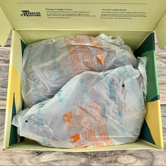 NIB Earth Lina Austin Notched Heeled Low Cut Leather Bootie Mahogany 8M - Picture 11 of 12